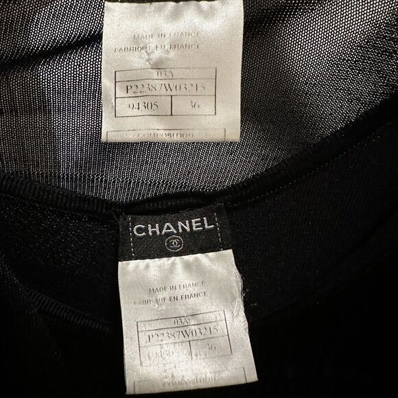 Authentic Black CHANEL Cropped Cardigan
P22387W03216 - Picture 9 of 16